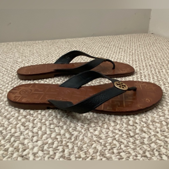 Tory Burch Throra Thong Sandals - Black Leather with Brown Sole - Picture 8 of 13